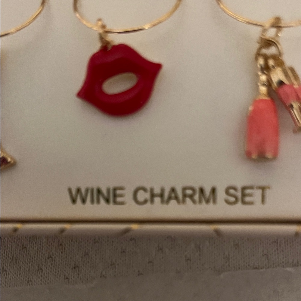 NIB Eye Candy Los Angeles Wine Charm Set 8 Charms mark your wine glasses - Picture 10 of 10